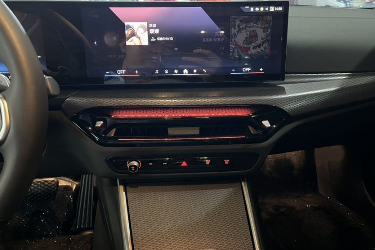 Used BMW 3 Series 2025 330Li M Sport Shadowline Package Interior 2