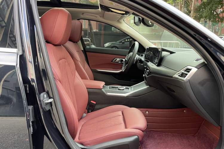 Used BMW 3 Series 2025 325Li M Sport Package Interior 3