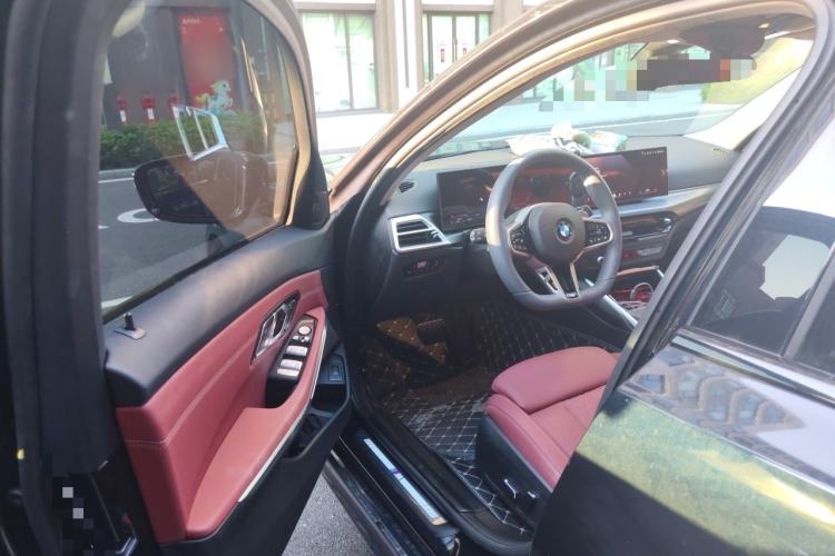 Used BMW 3 Series 2025 330Li M Sport Shadowline Package Interior 3