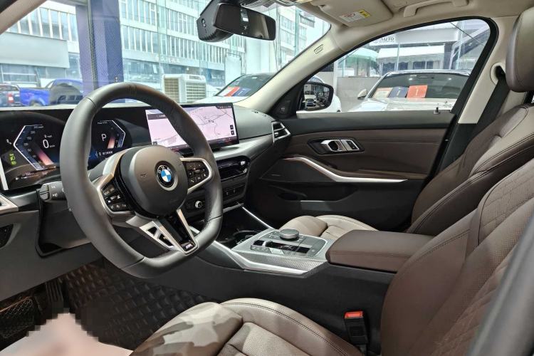 Used BMW 3 Series 2025 330Li M Sport Shadowline Package Interior 3