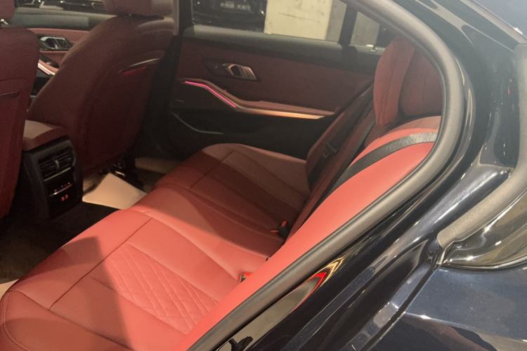 Used BMW 3 Series 2025 330Li M Sport Shadowline Package Interior 3