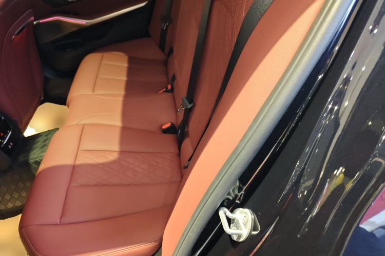 Used BMW 3 Series 2025 325Li M Sport Package Interior 4