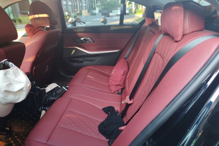 Used BMW 3 Series 2025 330Li M Sport Shadowline Package Interior 4
