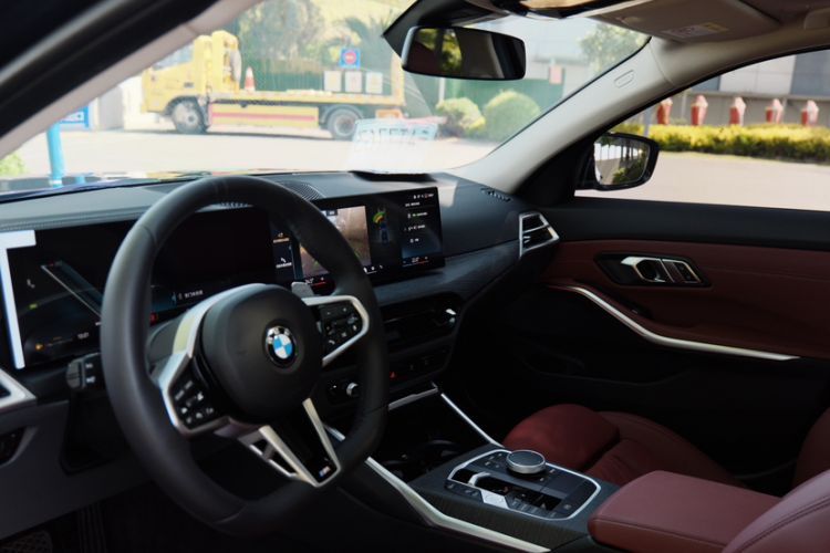 Used BMW 3 Series 2025 325Li M Sport Package Interior 4