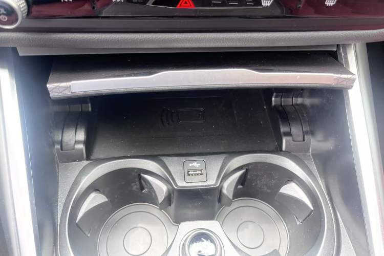 Used BMW 3 Series 2025 330Li M Sport Shadowline Package Interior 4