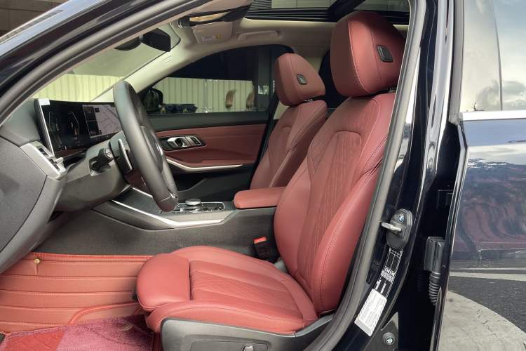 Used BMW 3 Series 2025 325Li M Sport Package Interior 5