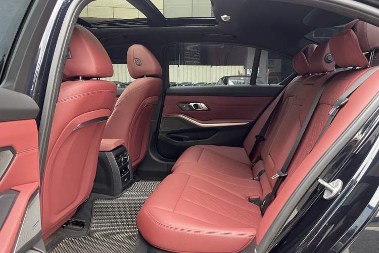 Used BMW 3 Series 2025 330Li Luxury Edition M Sport Night Edition Package Interior 6
