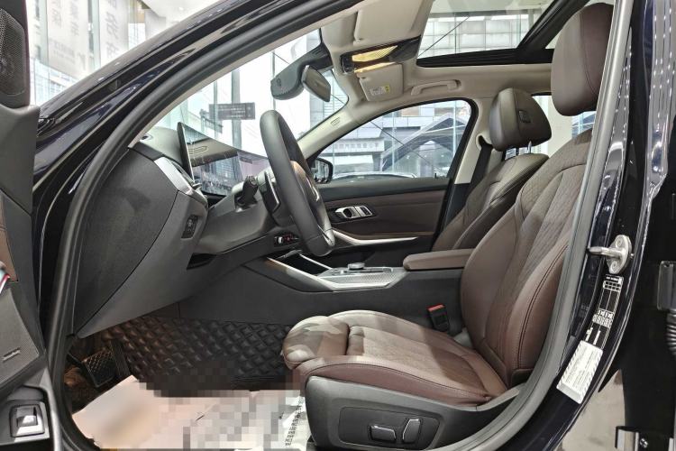 Used BMW 3 Series 2025 330Li M Sport Shadowline Package Interior 7
