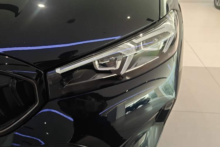 Used BMW 3 Series 2025 330Li M Sport Shadowline Package Left Front Headlight