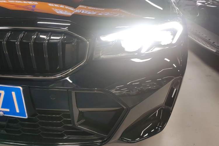 Used BMW 3 Series 2025 330Li M Sport Shadowline Package Left Front Headlight