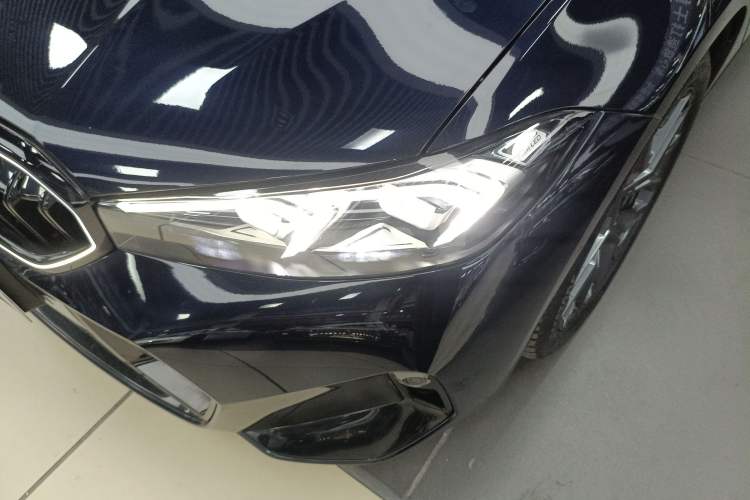 Used BMW 3 Series 2025 330Li M Sport Shadowline Package Left Front Headlight