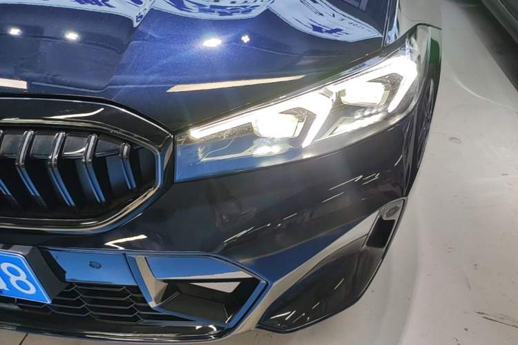 Used BMW 3 Series 2025 330Li M Sport Shadowline Package Left Front Headlight