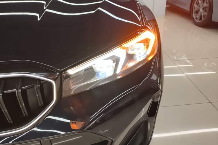 Used BMW 3 Series 2025 330Li M Sport Shadowline Package Left Front Headlight