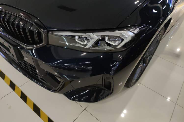 Used BMW 3 Series 2025 330Li M Sport Shadowline Package Left Front Headlight
