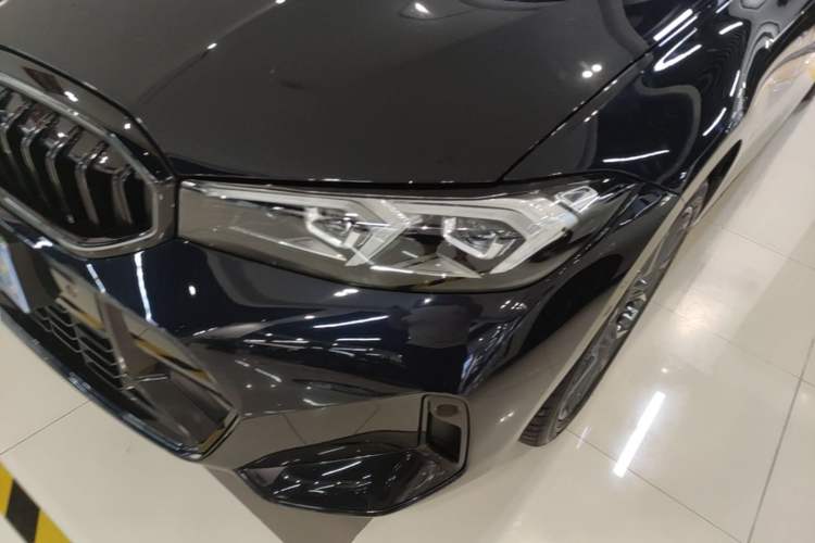 Used BMW 3 Series 2025 330Li M Sport Shadowline Package Left Front Headlight