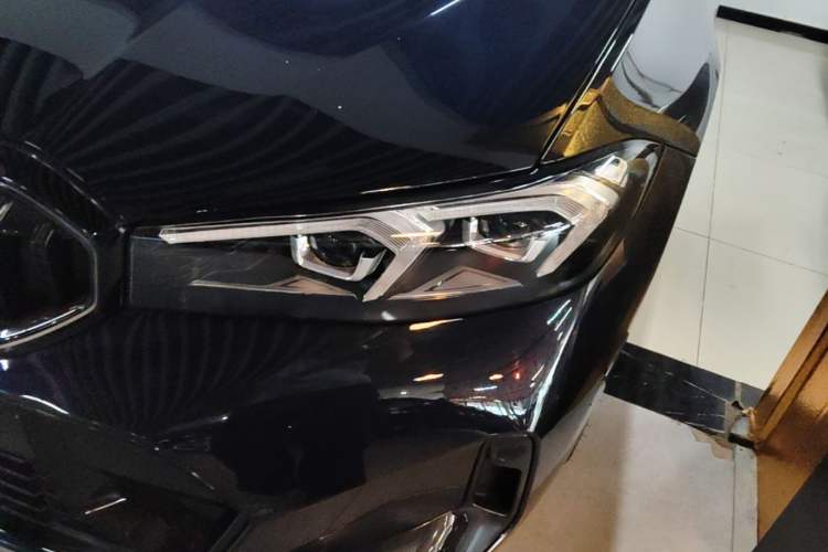 Used BMW 3 Series 2025 330Li M Sport Shadowline Package Left Front Headlight
