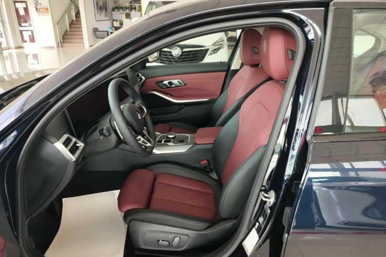 Used BMW 3 Series 2025 325i M Sport Package Left Front Seat