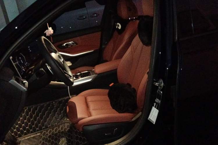 Used BMW 3 Series 2025 330i M Sport Night Edition Package Left Front Seat