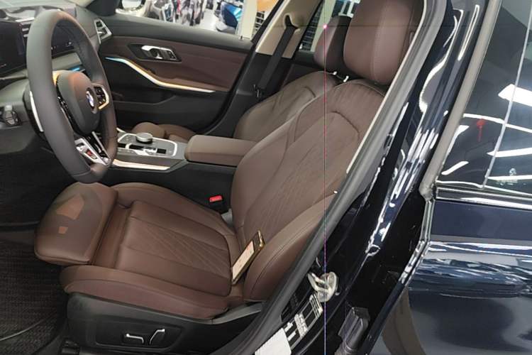 Used BMW 3 Series 2025 325Li M Sport Package Left Front Seat