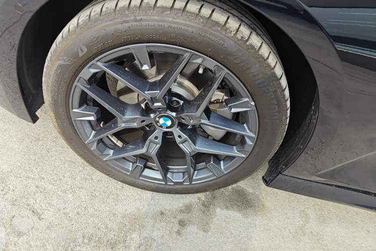 Used BMW 3 Series 2025 330i M Sport Night Edition Package Left Front Wheel Hub