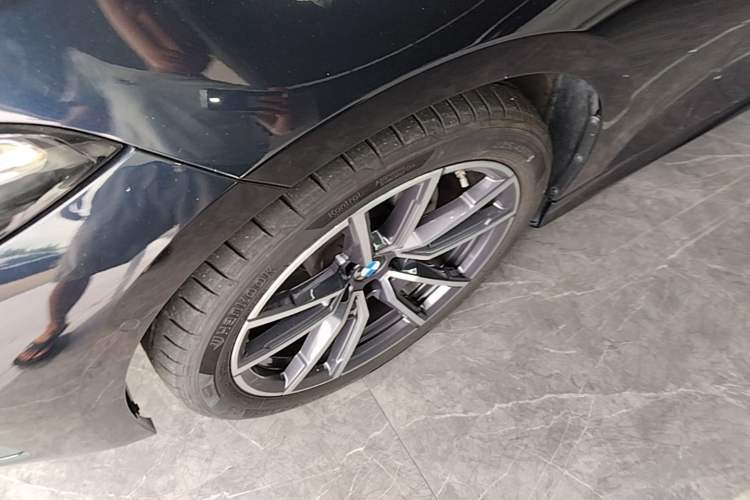 Used BMW 3 Series 2025 325Li M Sport Package Left Front Wheel Hub