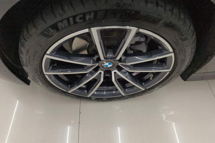 Used BMW 3 Series 2025 325Li M Sport Package Left Front Wheel Hub