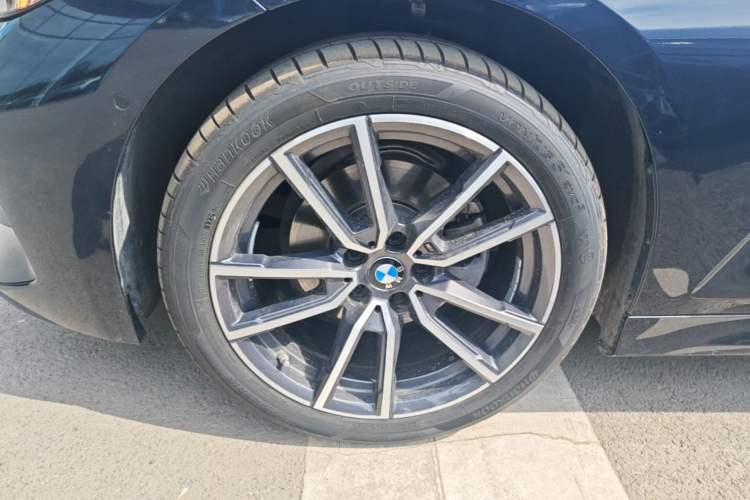 Used BMW 3 Series 2025 325Li M Sport Package Left Front Wheel Hub