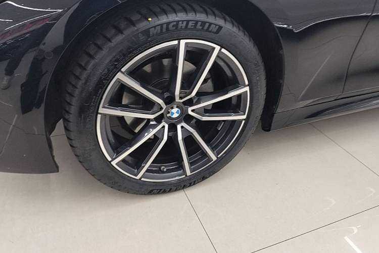 Used BMW 3 Series 2025 325Li M Sport Package Left Front Wheel Hub