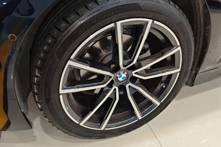 Used BMW 3 Series 2025 325Li M Sport Package Left Front Wheel Hub