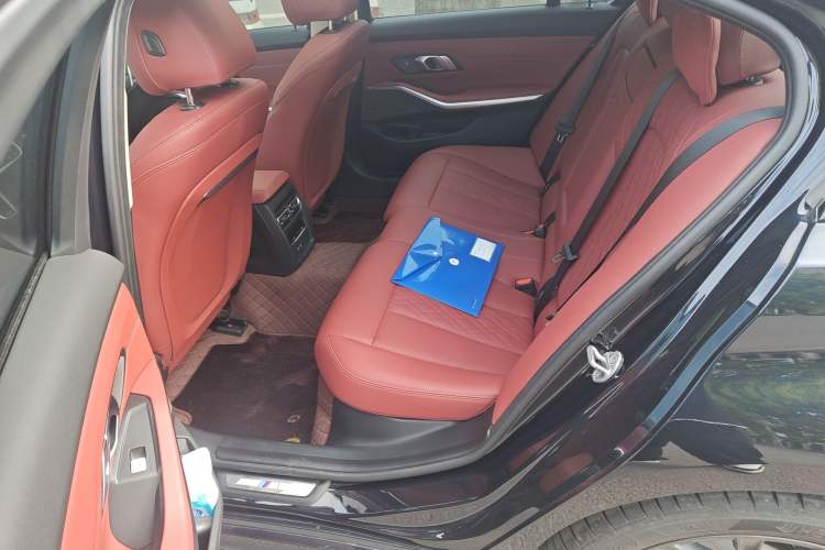 Used BMW 3 Series 2025 330Li M Sport Shadowline Package Left Rear Seat