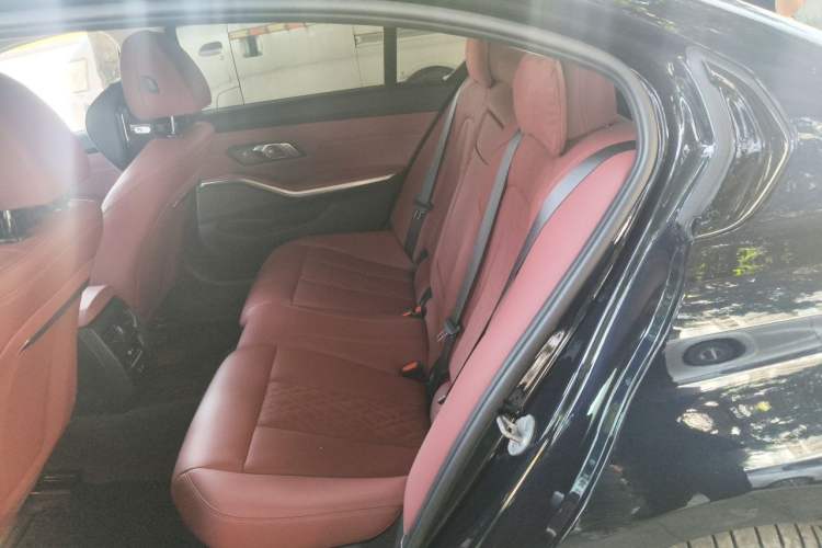 Used BMW 3 Series 2025 330Li M Sport Shadowline Package Left Rear Seat
