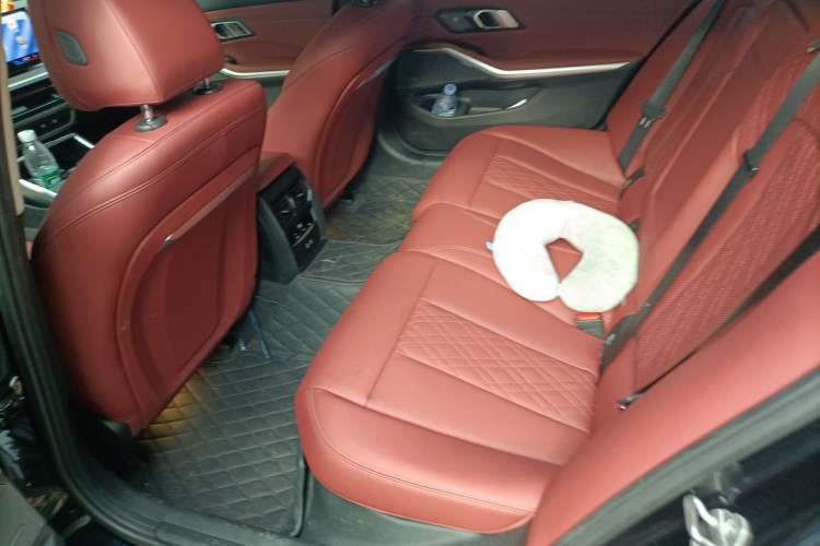 Used BMW 3 Series 2025 330Li M Sport Shadowline Package Left Rear Seat