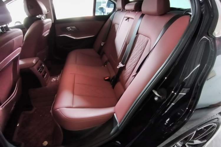 Used BMW 3 Series 2025 325i M Sport Package Left Rear Seat