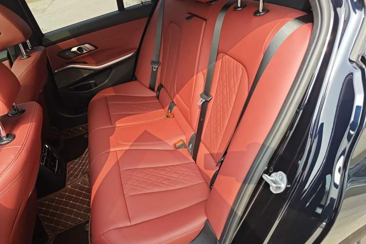 Used BMW 3 Series 2025 330i M Sport Night Edition Package Left Rear Seat