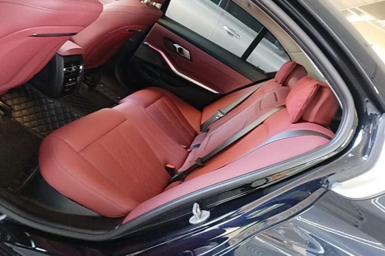 Used BMW 3 Series 2025 325Li M Sport Package Left Rear Seat