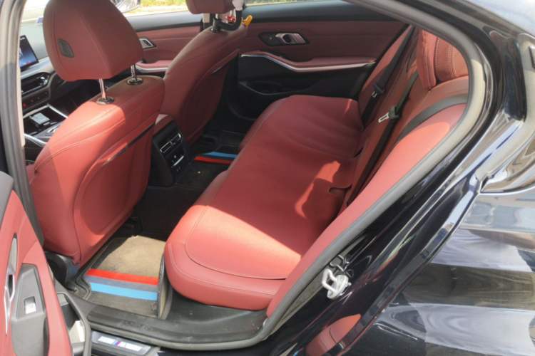 Used BMW 3 Series 2025 330Li M Sport Shadowline Package Left Rear Seat