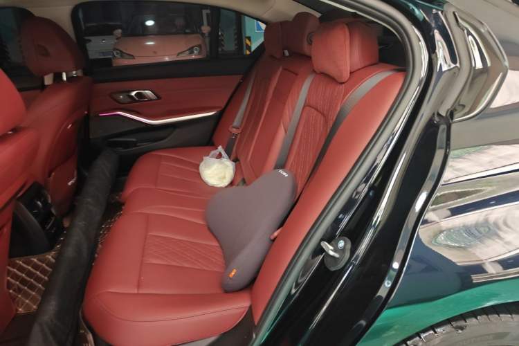 Used BMW 3 Series 2025 330Li M Sport Shadowline Package Left Rear Seat