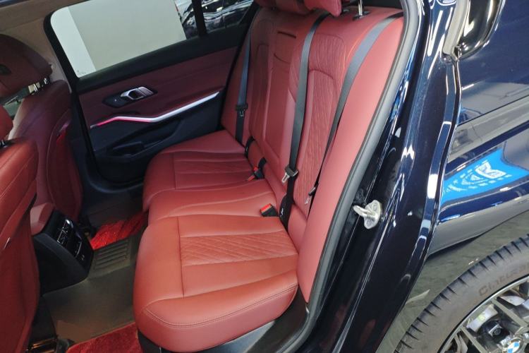 Used BMW 3 Series 2025 330Li M Sport Shadowline Package Left Rear Seat