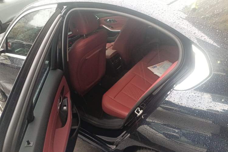 Used BMW 3 Series 2025 325i M Sport Package Left Rear Seat