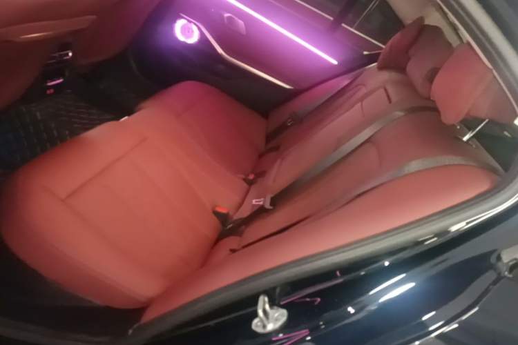 Used BMW 3 Series 2025 330Li M Sport Shadowline Package Left Rear Seat