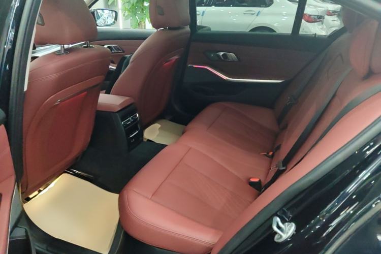 Used BMW 3 Series 2025 330Li M Sport Shadowline Package Left Rear Seat