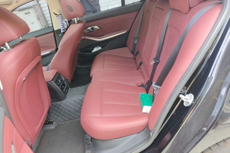 Used BMW 3 Series 2025 330Li M Sport Shadowline Package Left Rear Seat