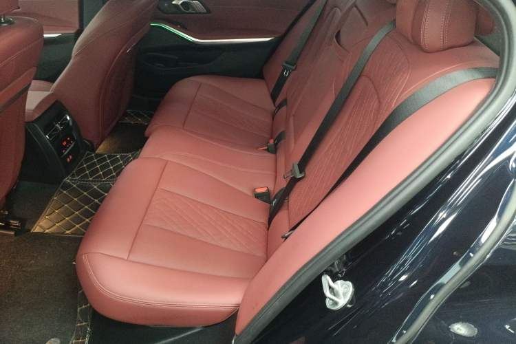 Used BMW 3 Series 2025 330Li M Sport Shadowline Package Left Rear Seat
