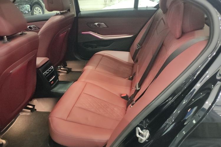 Used BMW 3 Series 2025 330Li M Sport Shadowline Package Left Rear Seat