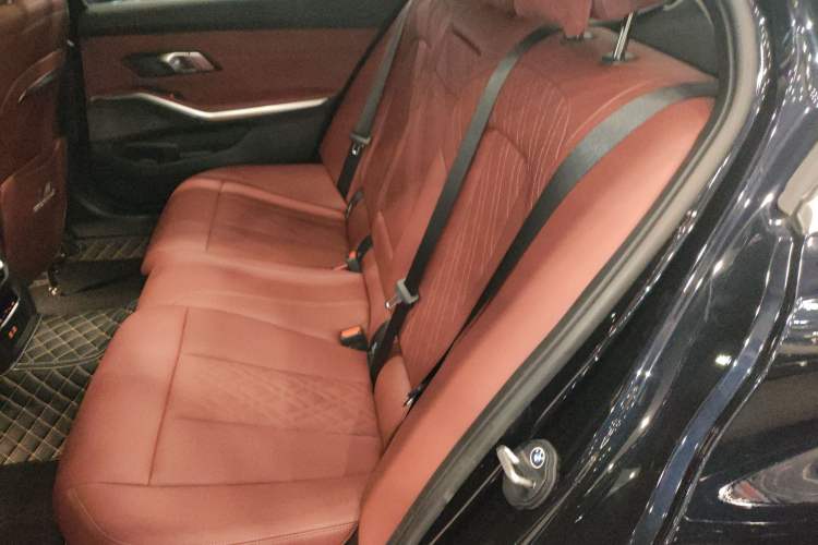 Used BMW 3 Series 2025 325Li M Sport Package Left Rear Seat