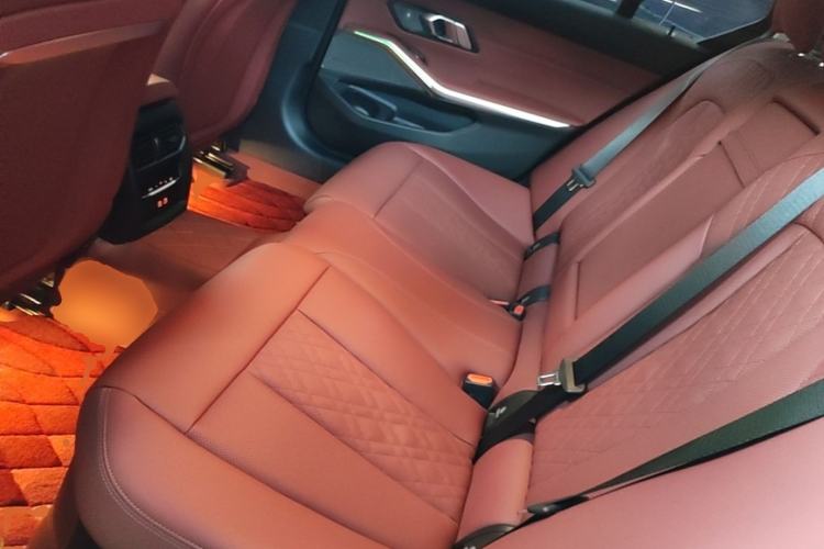 Used BMW 3 Series 2025 330Li M Sport Shadowline Package Left Rear Seat