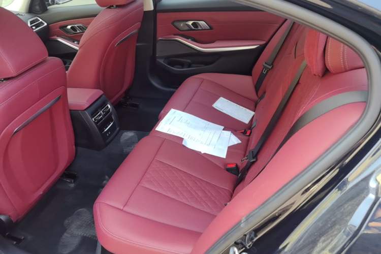 Used BMW 3 Series 2025 330Li M Sport Shadowline Package Left Rear Seat