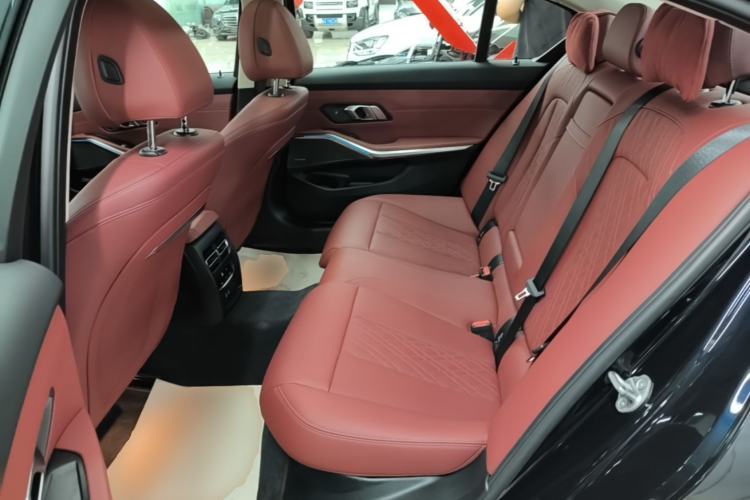 Used BMW 3 Series 2025 330Li M Sport Shadowline Package Left Rear Seat