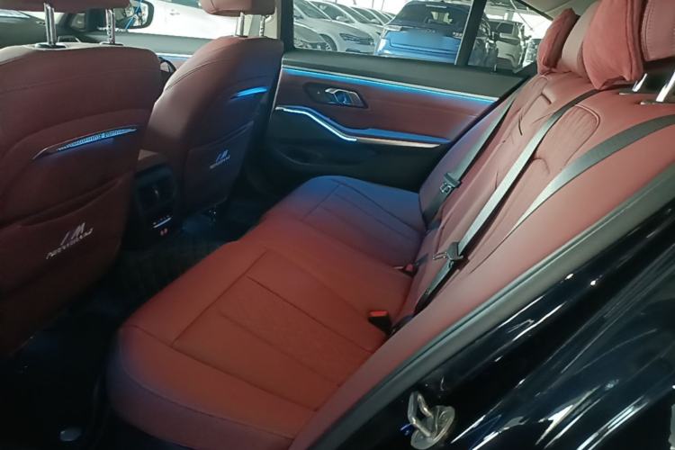 Used BMW 3 Series 2025 330Li M Sport Shadowline Package Left Rear Seat