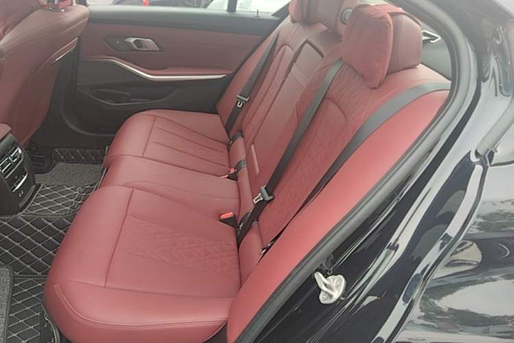Used BMW 3 Series 2025 330Li M Sport Shadowline Package Left Rear Seat